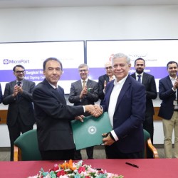 AKUH Signs Agreements to Introduce Advanced Robotic Surgery Systems in Pakistan