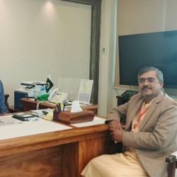 HMM Editor-In-Chief Akhtar Shaheen Rind meets Federal Health Minister Mustafa Kamal