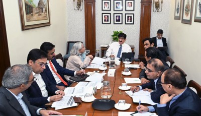 CM orders fast-track completion of 16 flagship health projects across Sindh