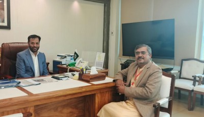 HMM Editor-In-Chief Akhtar Shaheen Rind meets Federal Health Minister Mustafa Kamal