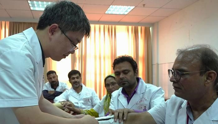 Pakistani Healthcare Workers Receive Training in Traditional Chinese Medicine