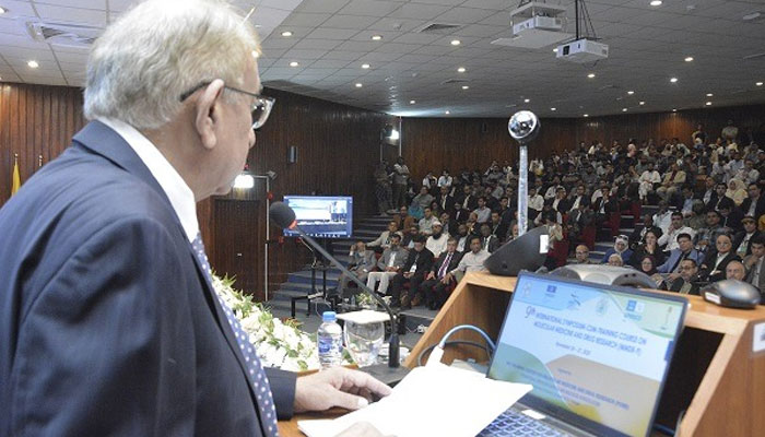 Sindh HEC chairman inaugurates global symposium on molecular medicine at PCMD-KU