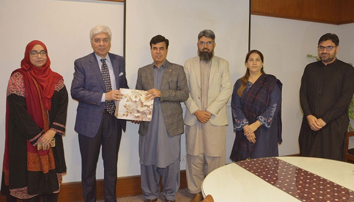 Liaquat National Hospital delegation visits ICCBS to explore collaboration