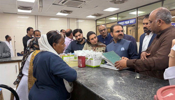 Metropolitan Commissioner Karachi Abrar Jaffer Visits Abbasi Shaheed Hospital, Reviews Facilities