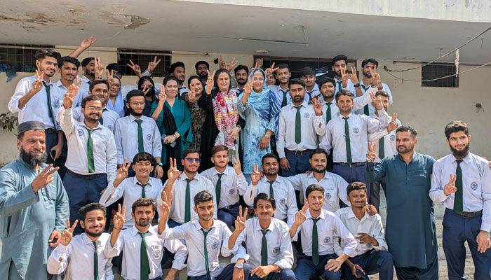 Shabana Baloch honoured after being elected president of Young Nursing Association Karachi