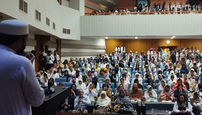 Condolence reference held at Dow University as faculty and students mourn loss of 3 FY studends